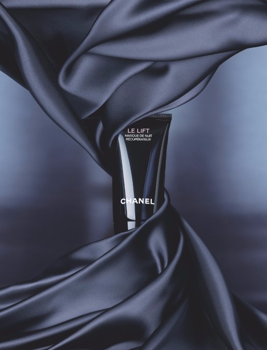 Chanel представляет ночную маску Le Lift Skin-Recovery Sleep Mask