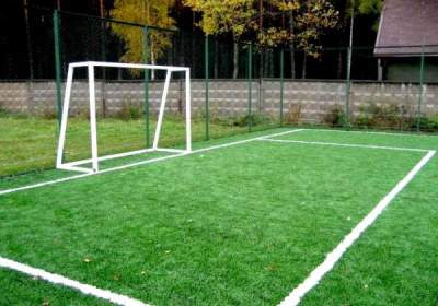 В школах Киева оборудуют поля для мини-футбола