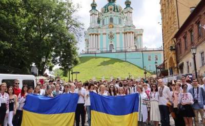 В Киеве прошел юбилейный марш в вышиванках