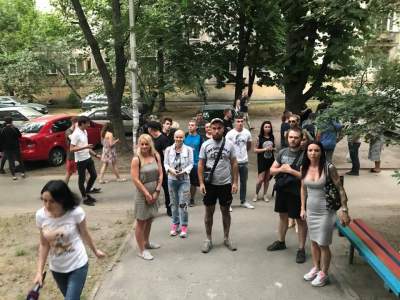 В Киеве активисты побеседовали с мамой 16-летнего живодера