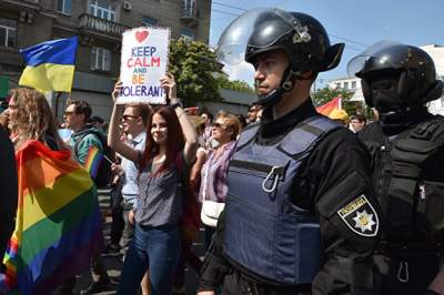 Какими раньше были парады ЛГБТ в Киеве. Фото