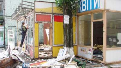 В Киеве из-за продажи алкоголя демонтировали МАФ
