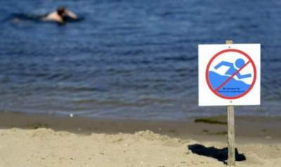 Киевлян просят временно не купаться на пляжах