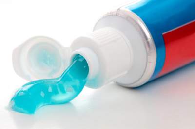 Медики обнаружили в зубной пасте опасный для организма компонент