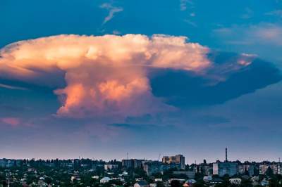 Жителей Николаева перепугало странное «ядерное» облако