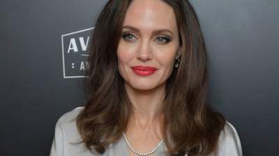 Анджелина Джоли рассказала фанатам о проблемах
