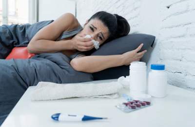 Медики рассказали, когда простуда дает опасные осложнения 