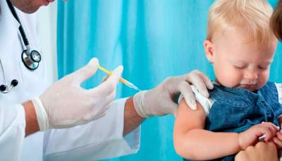 В Украине появилась петиция против массовой вакцинации детей