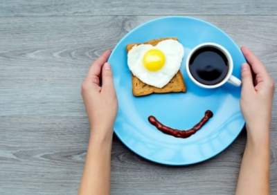 Медики объяснили, почему не нужно отказываться от завтрака
