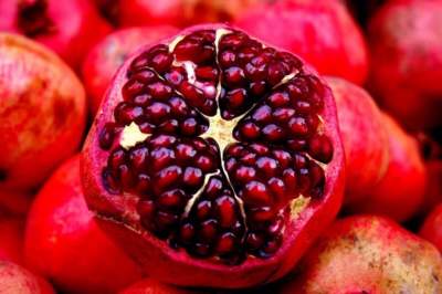 Медики назвали фрукты, которые полезно есть с косточками