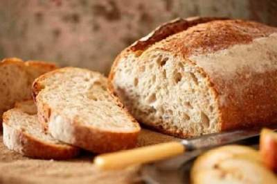 Врачи рассказали о вреде свежеиспеченного хлеба
